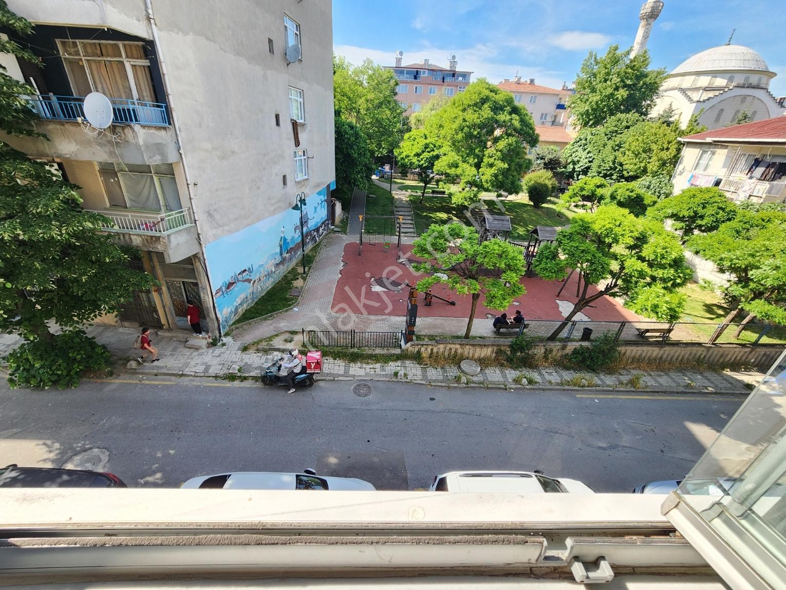Bulgurlu Merkezde Metro 7dk. Ara Kat, Ferah 2+1 Kiralık Daire - Görsel 29