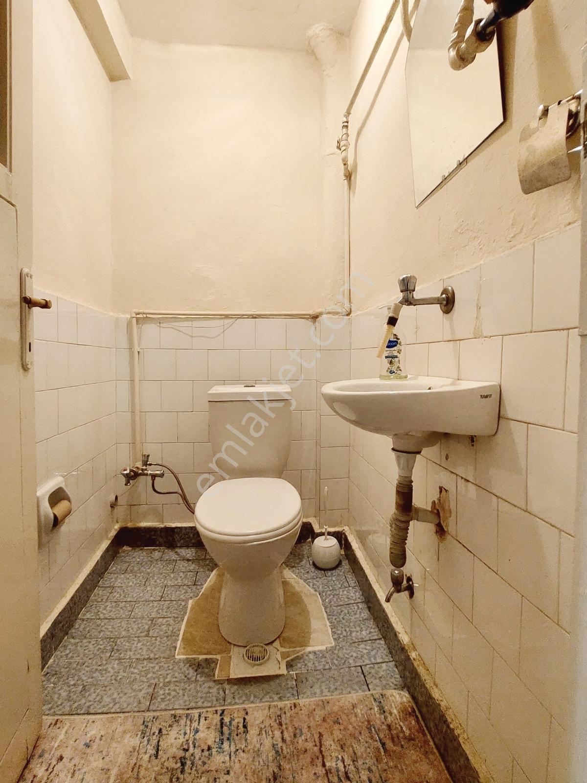 Turkuaz'dan Çarşıda Belediye Valilik Yanı Kiralık 2+1 - Görsel 5