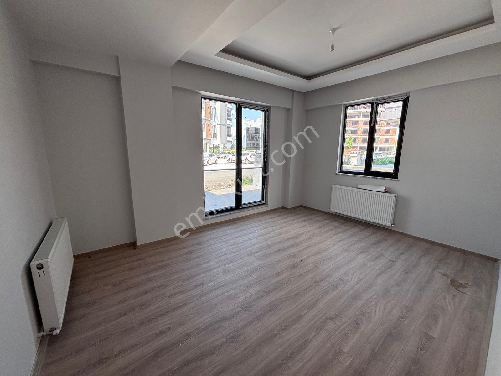 Kentpark Bölgesinde Düz Giriş 2+1 Kiralık Daire - Görsel 6