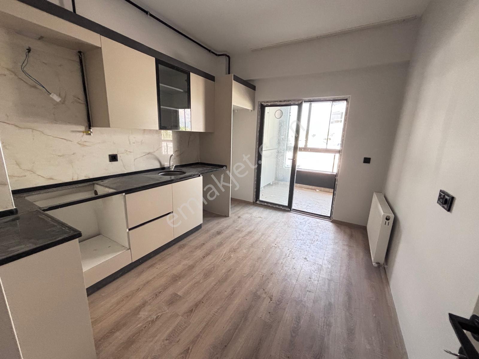 Kentpark Bölgesinde Düz Giriş 2+1 Kiralık Daire