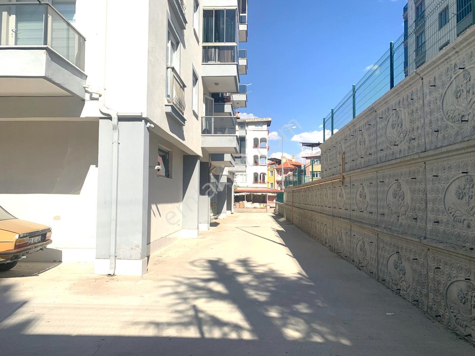 Gülistanda Kiralık 2+1 Daire - Görsel 39