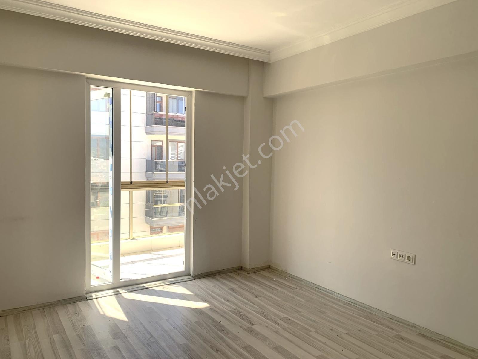Gülistanda Kiralık 2+1 Daire - Görsel 14