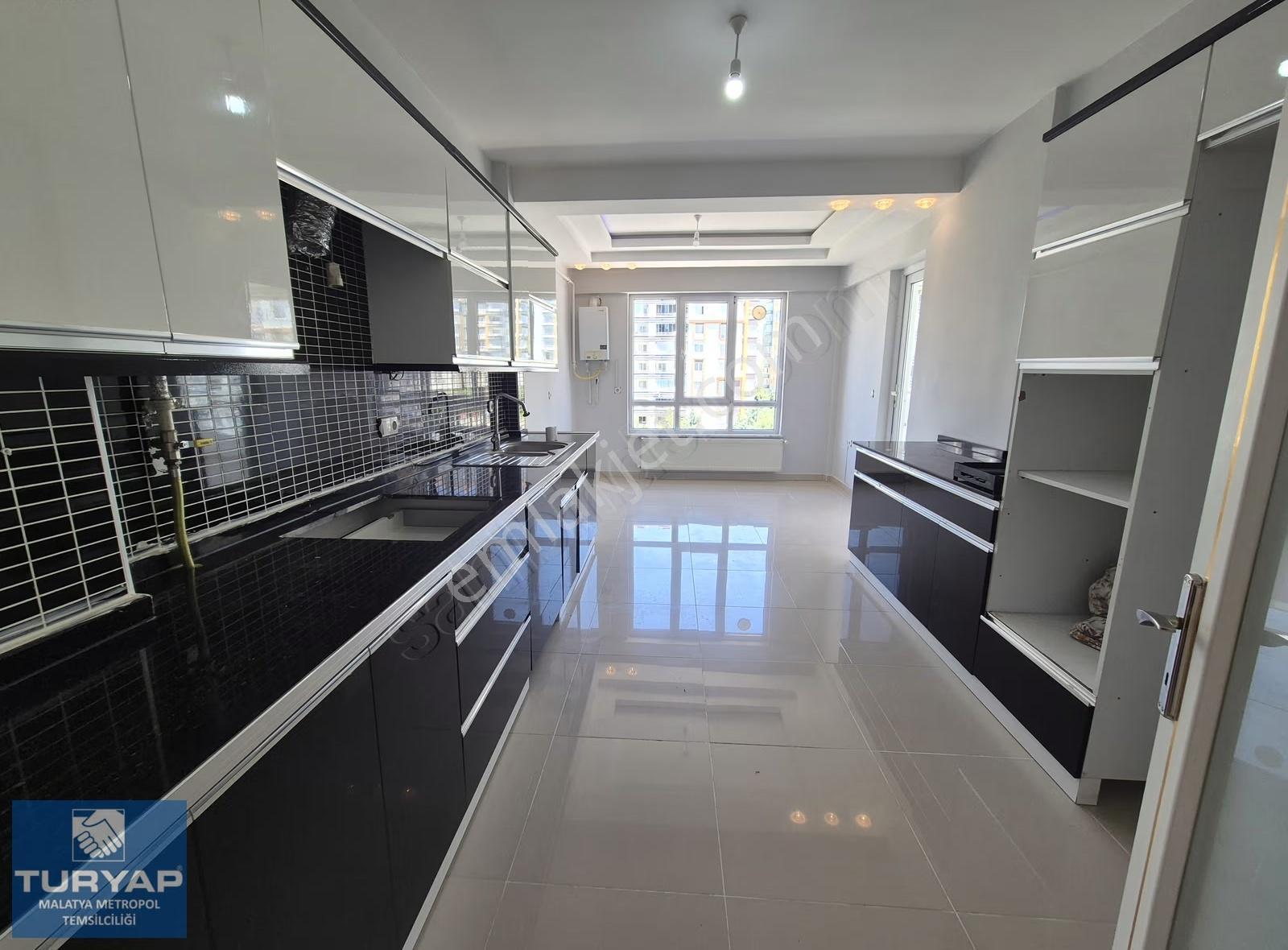 Turyap Metropol'den Çilesiz'de 4+1 Kiralık Daire - Görsel 4