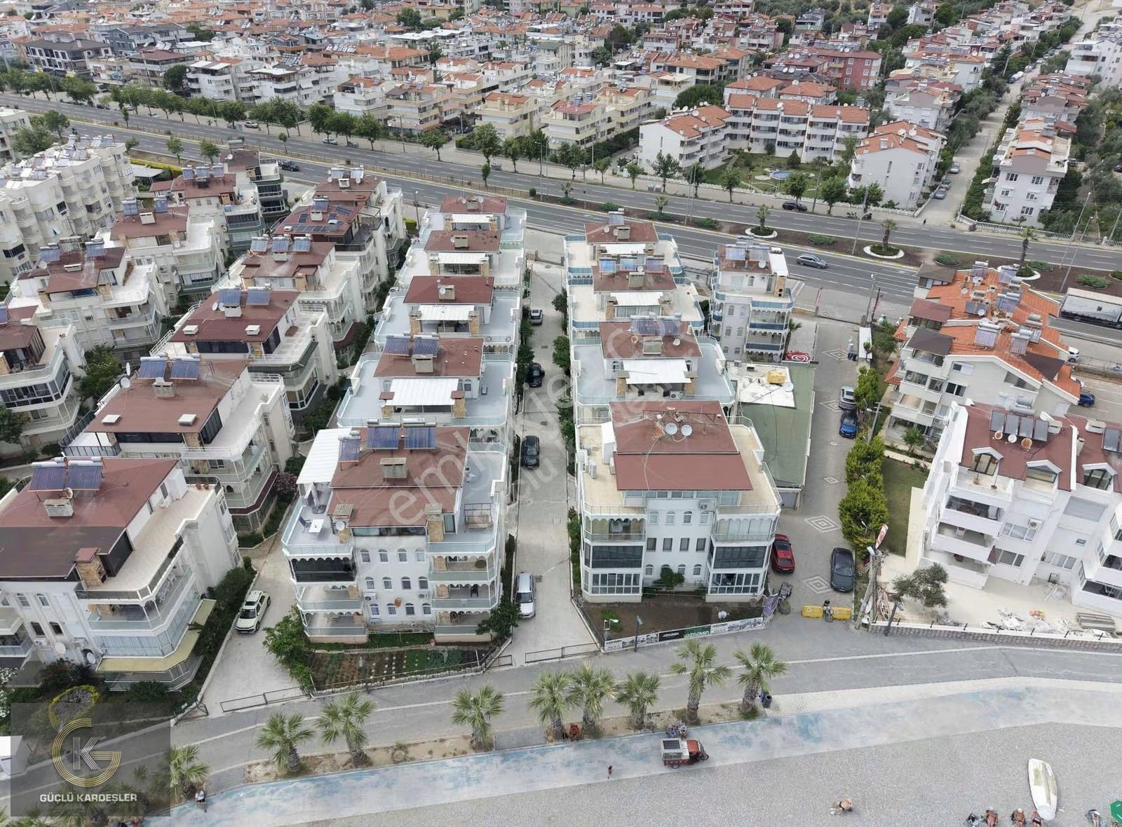 Güçlü Kardeşler Denize Sıfır Sitede 2+1 Deniz Manzaralı Daire - Görsel 2