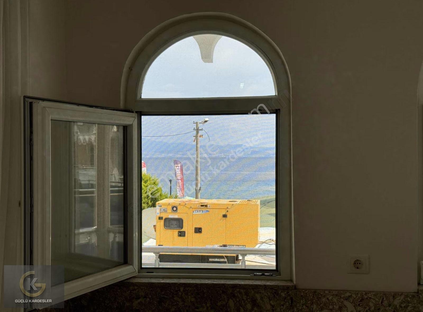 Güçlü Kardeşler Denize Sıfır Sitede 2+1 Deniz Manzaralı Daire - Görsel 6