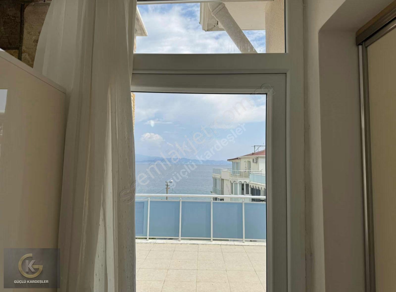 Güçlü Kardeşler Denize Sıfır Tek Tapu 2 Adet 1+1 Çift Teraslı - Görsel 31