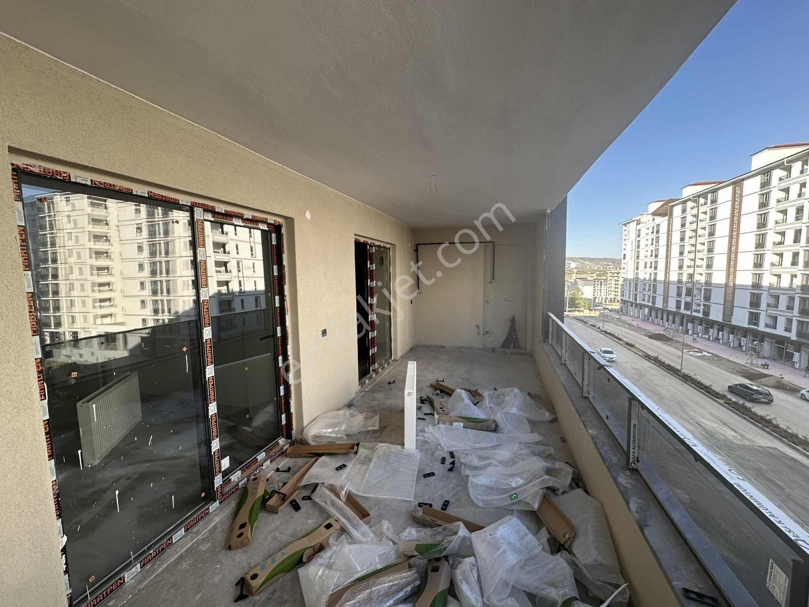 Cumhuriyet Mah.de Cadde Üzeri 170 M2 3+1 Satılık Sıfır Daire - Görsel 21