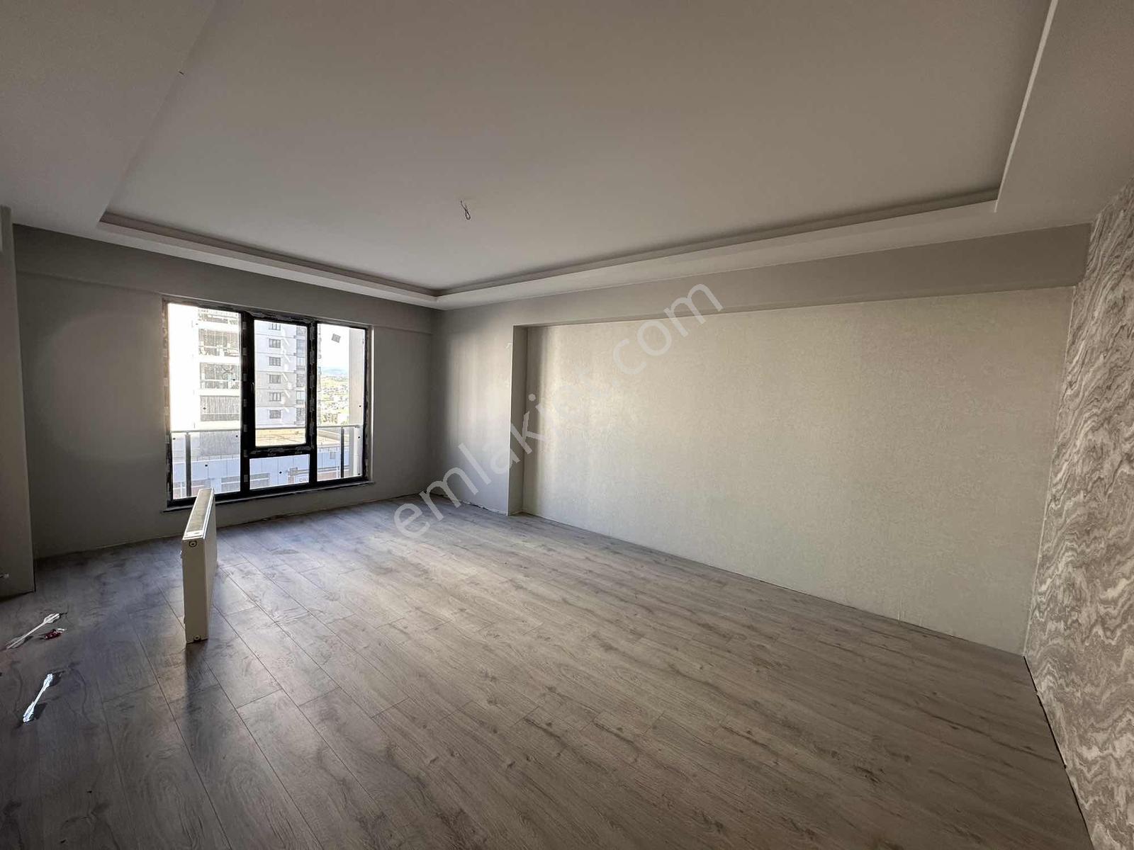 Cumhuriyet Mah.de Cadde Üzeri 170 M2 3+1 Satılık Sıfır Daire - Görsel 8