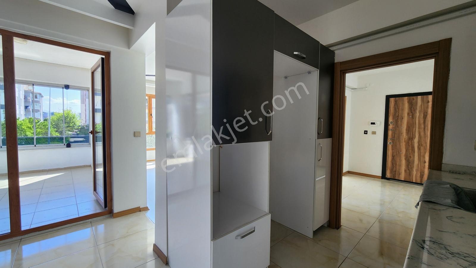 İldem Yeşilyurt Mahallesi Giyinme Odalı Ebeveyn Banyolu Kiralık - Görsel 8