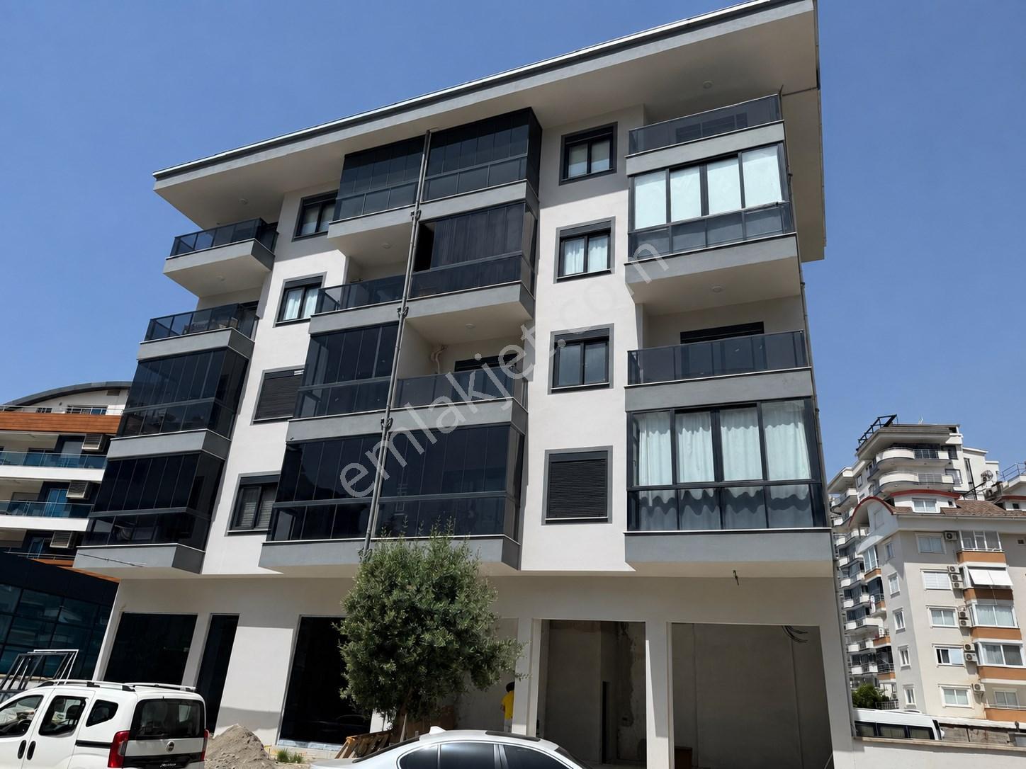 Alanya Cikcillide Muhteşem Lokasyonuyla Geniş Planıyla 2+1 Fırsat Daire