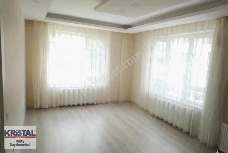 Çamlıca'da Güney Cepheli Asansörlü Yeni Binada Kiralık 2+1 - Görsel 14