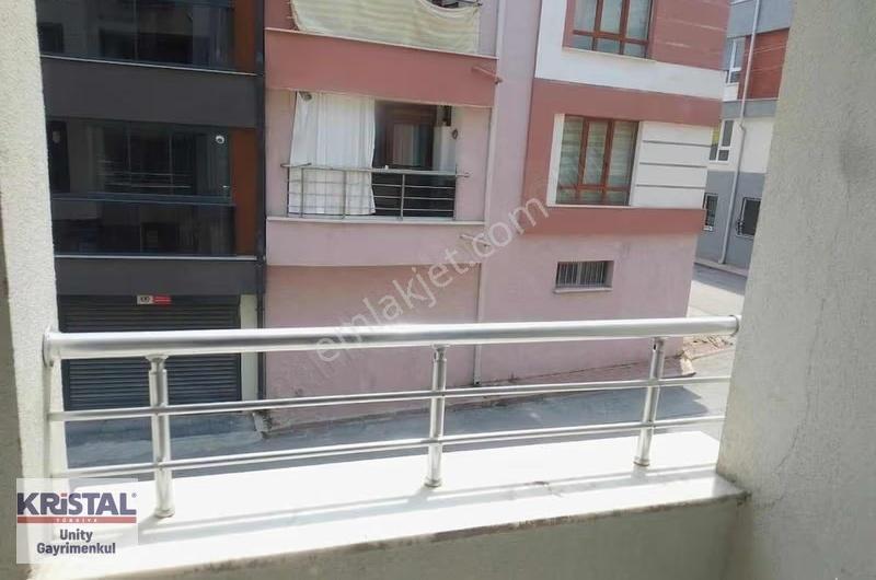 Çamlıca'da Güney Cepheli Asansörlü Yeni Binada Kiralık 2+1 - Görsel 2
