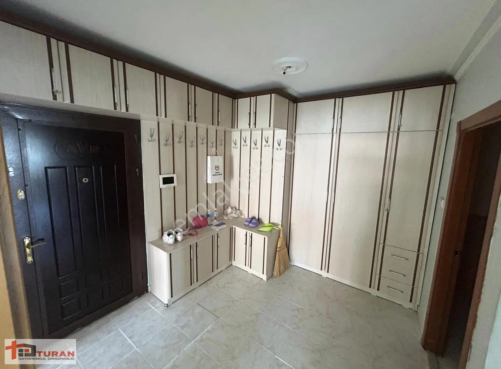 Değirmendere Caddesi Yakını 3+1 Ara Katta Kiralık Daire