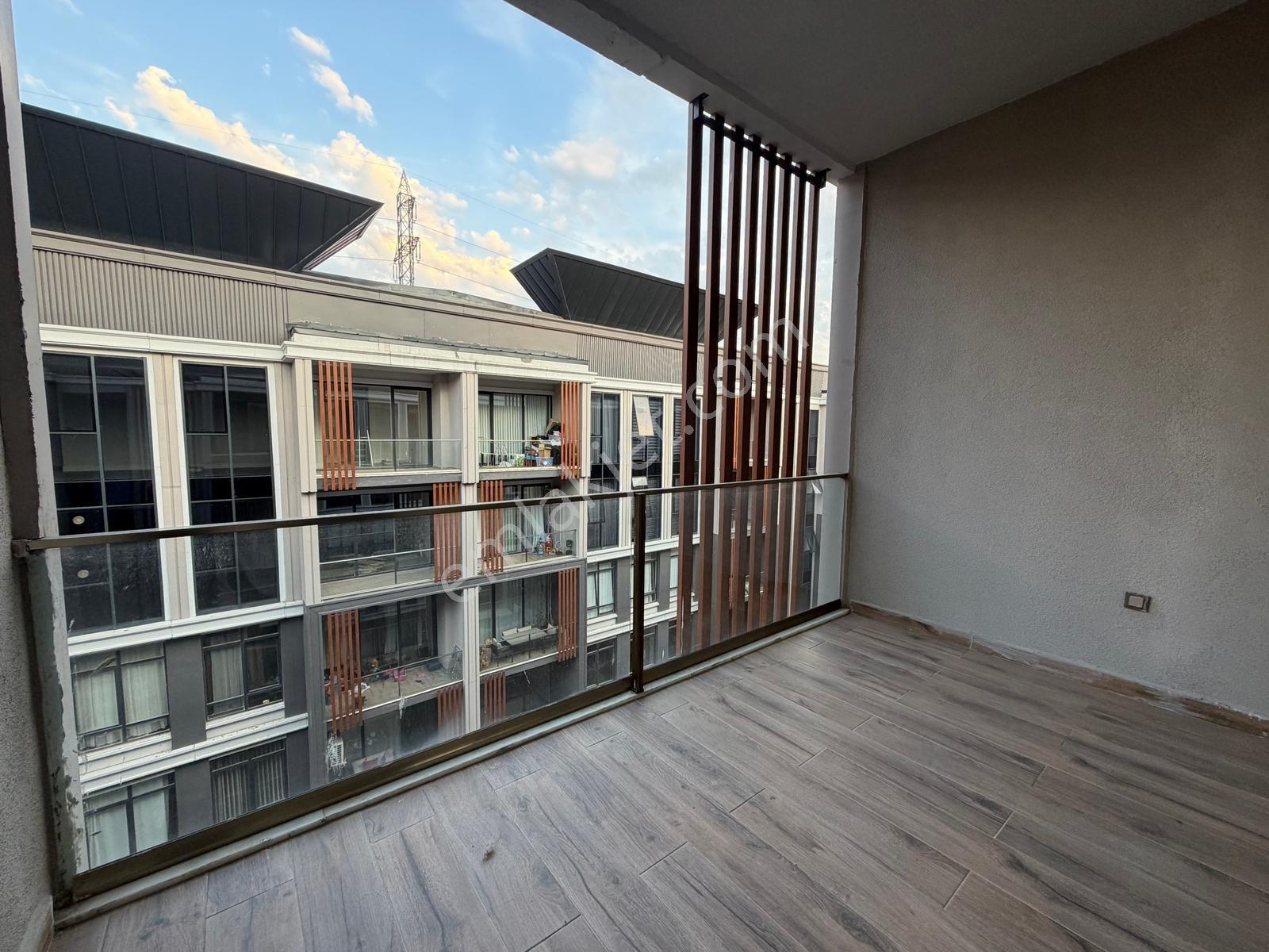 Zeray Esil Kartepe'de Kiralık 1+1 Dublex | Site İçinde Yaşam - Görsel 17