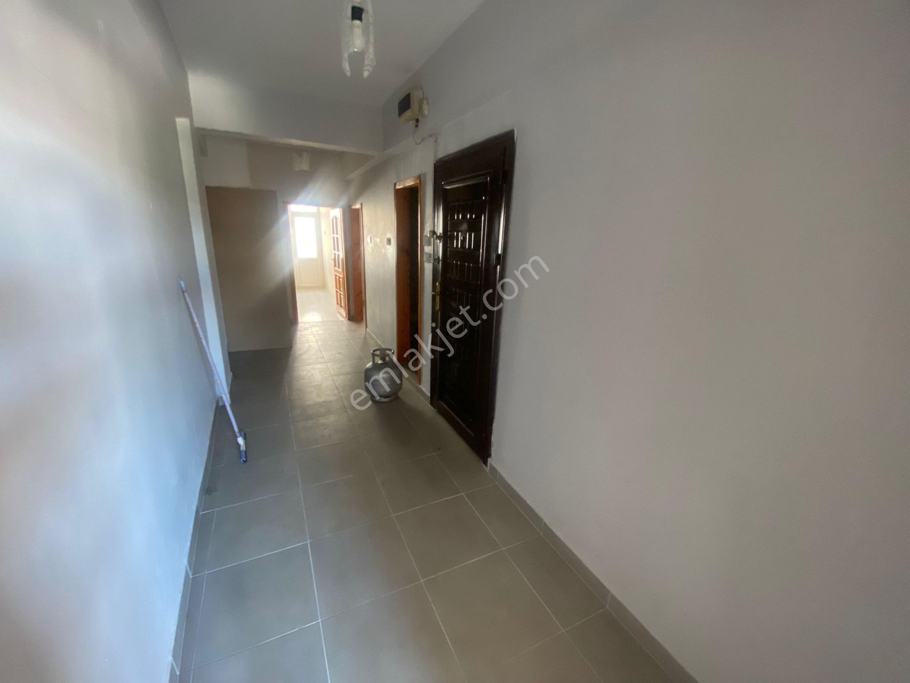 Furkan Emlaktan Pazar Mah 2+1 3.kat 90m2 Balkonlu Doğalgaz Kapıda Caddeye Cephe Daire - Görsel 9