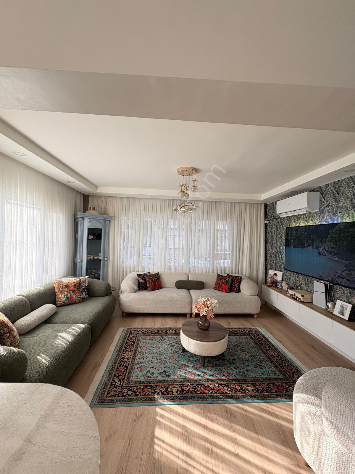 Ogün'den Güzelyalı Merkezde Park Cepheli Köşe Full Yapılı Satılık Y.giriş Daire - Görsel 2