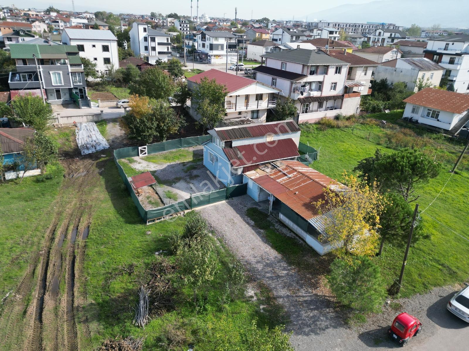 1000 M2 Konut İmarlı Arsa Ve 2 Adet Yapı - Görsel 2