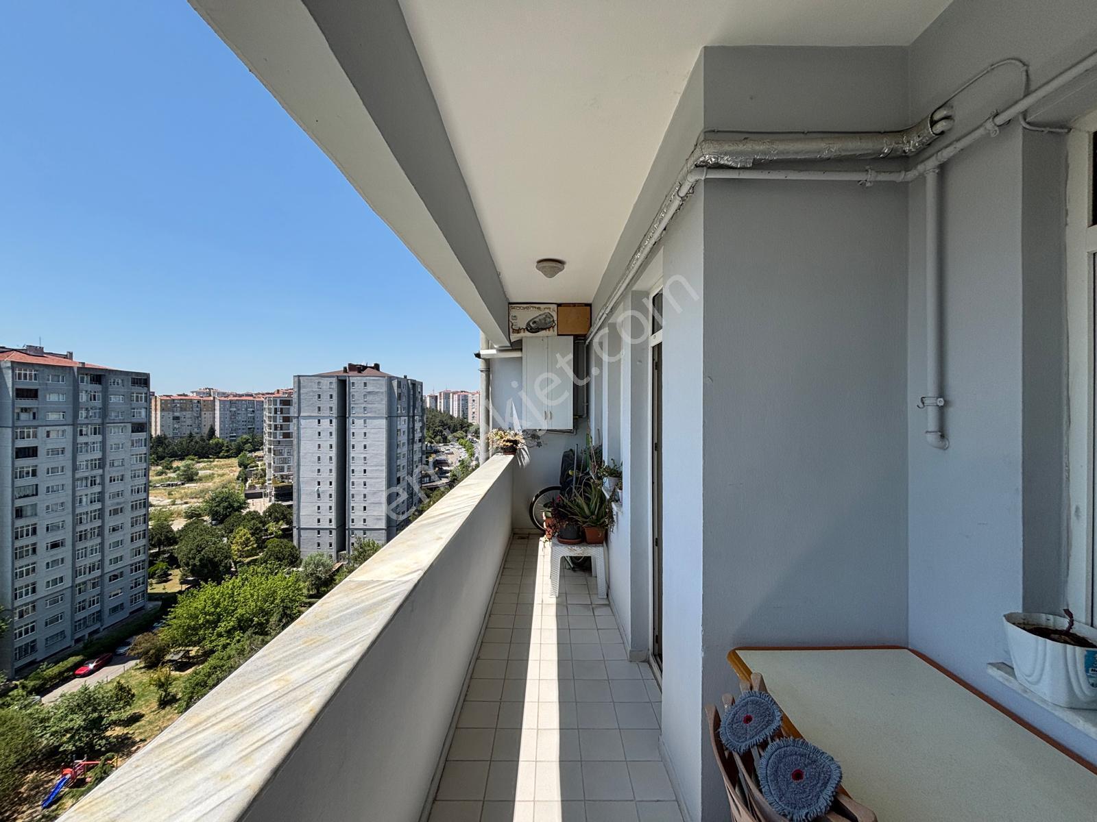Barış Mah Altınkent Sitesinde Migros Ve E5 E Yakın 3+1