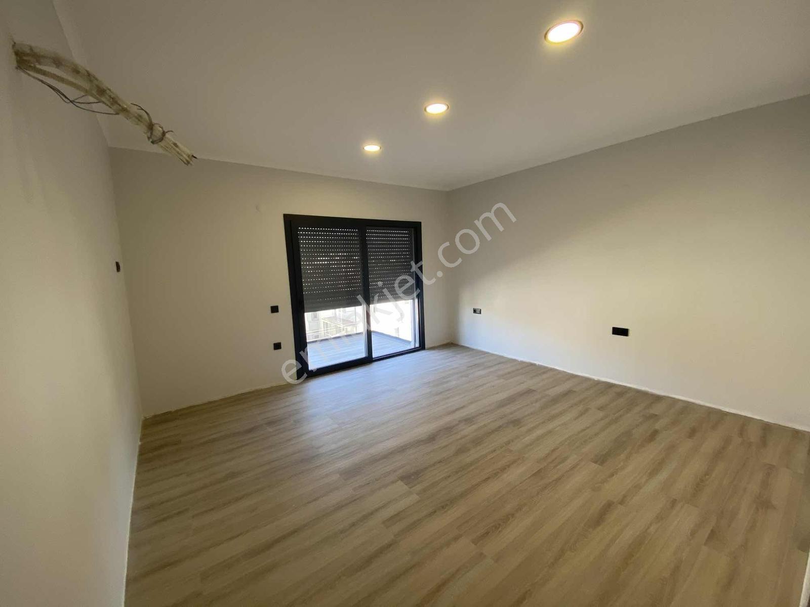 Körfez Elegance Sitesi Satılık 4+1 Dubleks | Havuzlu | Sahilde - Görsel 17