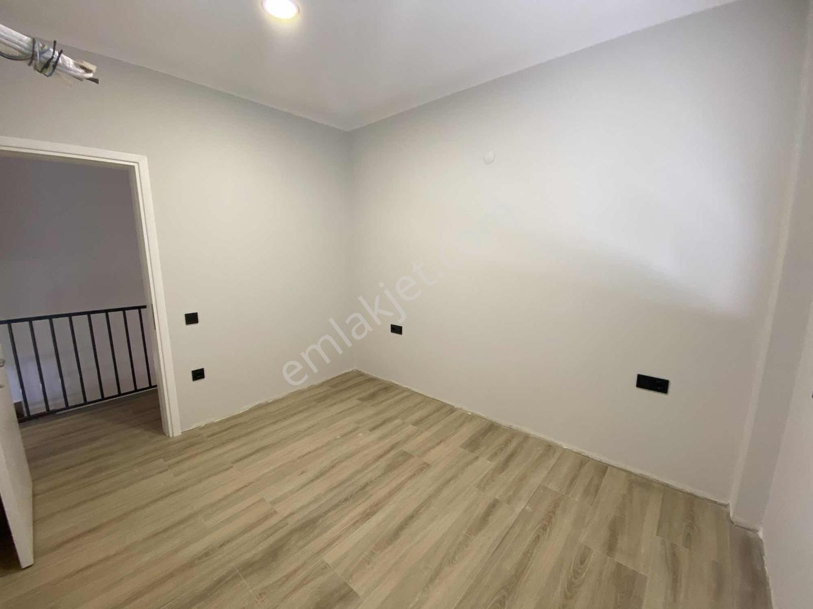 Körfez Elegance Sitesi Satılık 4+1 Dubleks | Havuzlu | Sahilde - Görsel 16