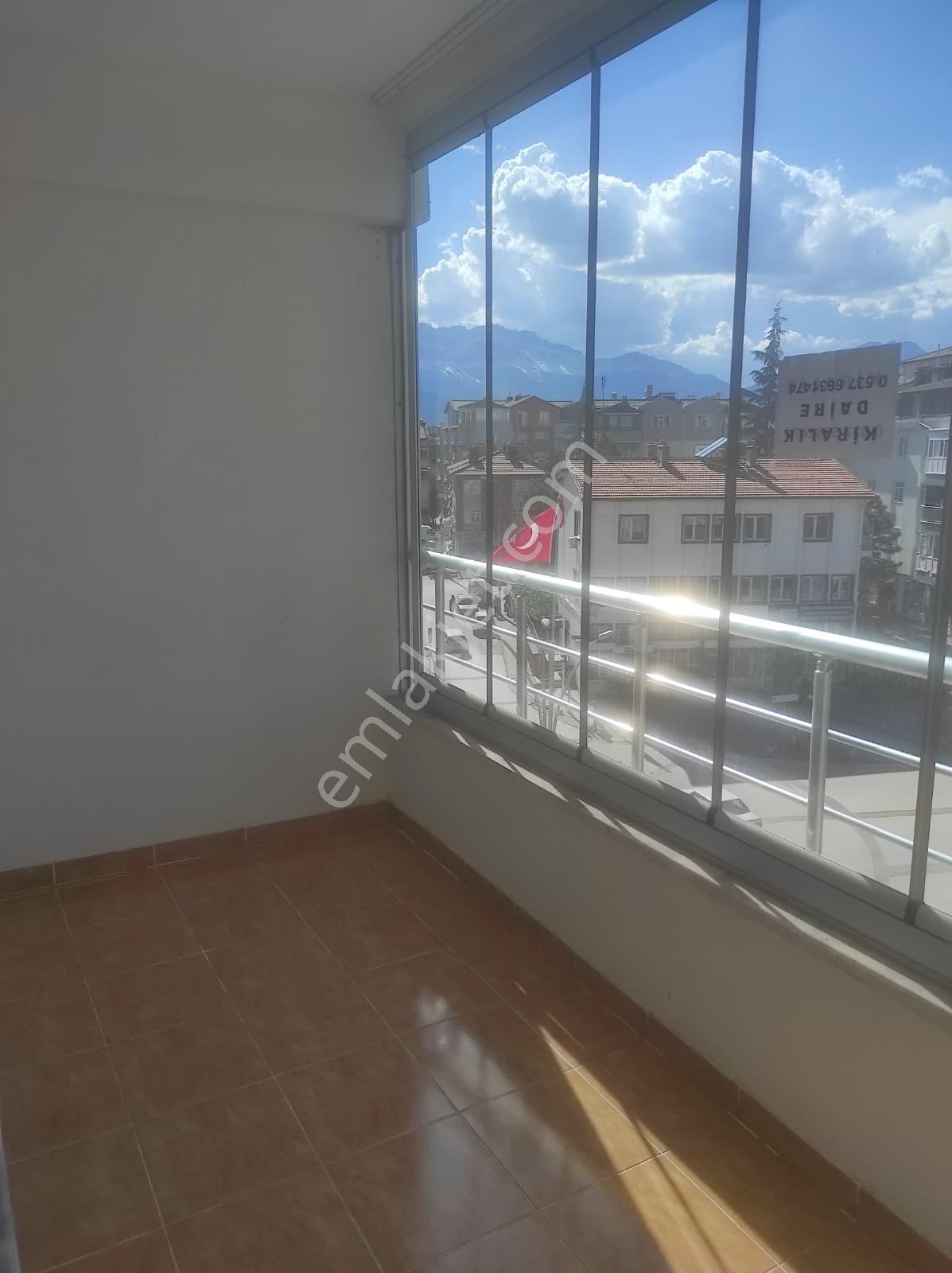Şehrin Merkezinde Geniş Kilerli Daire - Görsel 8