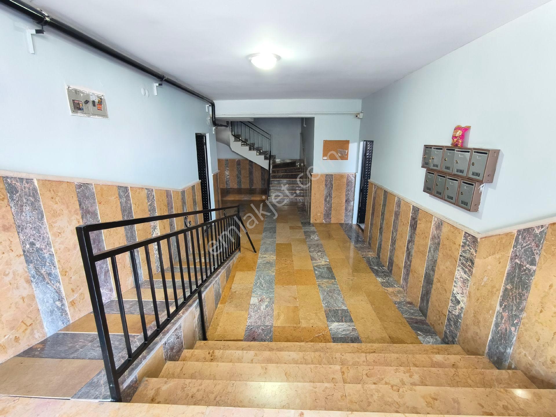 Pera'dan 71 Evler Ertaş Cd'si Yakını, Ara Kat, Kiralık 3+1 Daire - Görsel 4