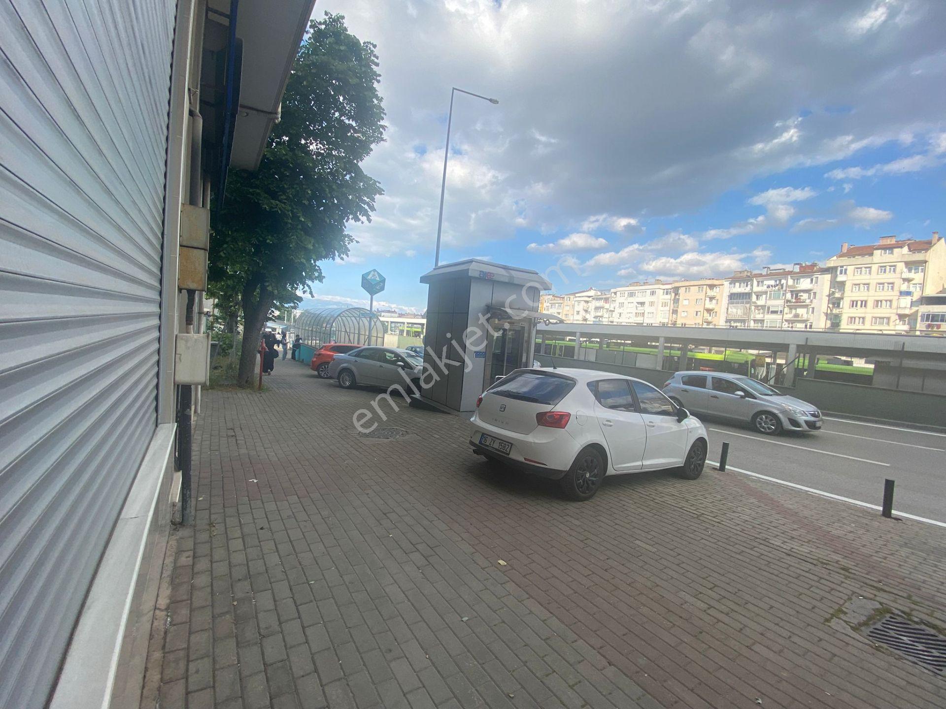 Osmangazi Elmasbahçeler'de Metro Yakını 95m² Cadde Dükkanı - Görsel 15