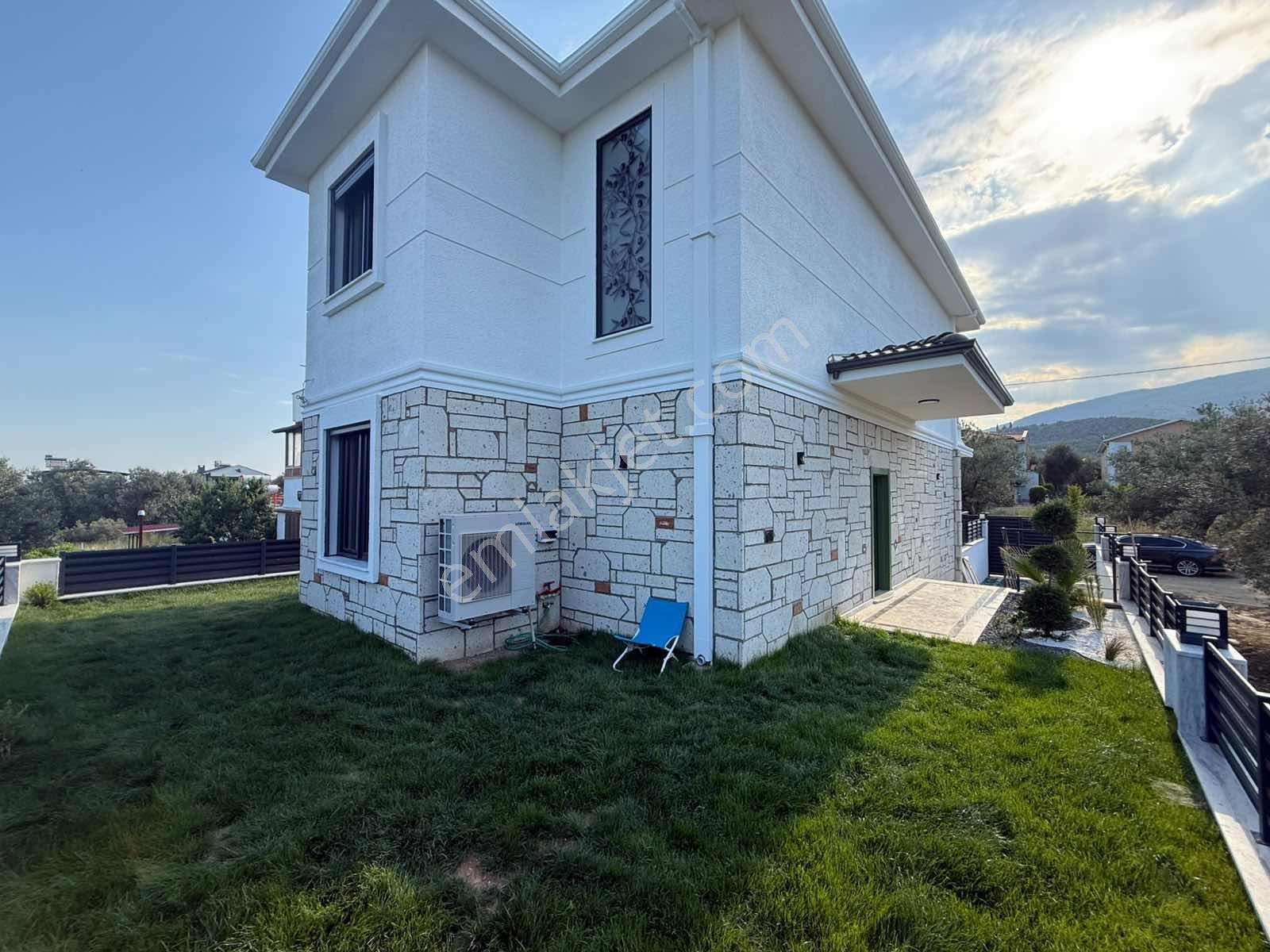 Avcı'dan 300m2 Arsa Tam Müstakil Girişte Odalı 4+1 Villa - Görsel 2
