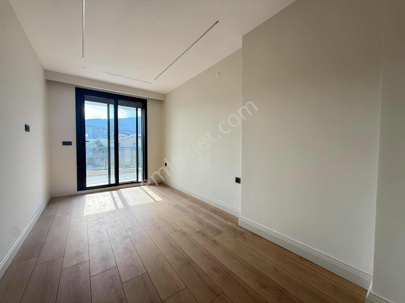 Avcı'dan 300m2 Arsa Tam Müstakil Girişte Odalı 4+1 Villa - Görsel 15