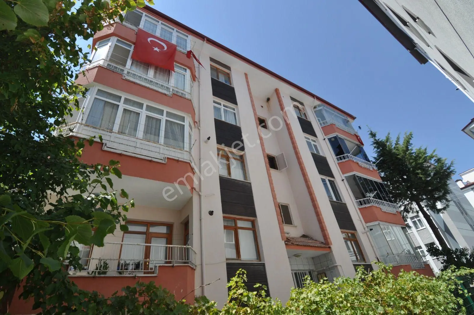 Yeni Mahallede Satılık 2+1 Daire