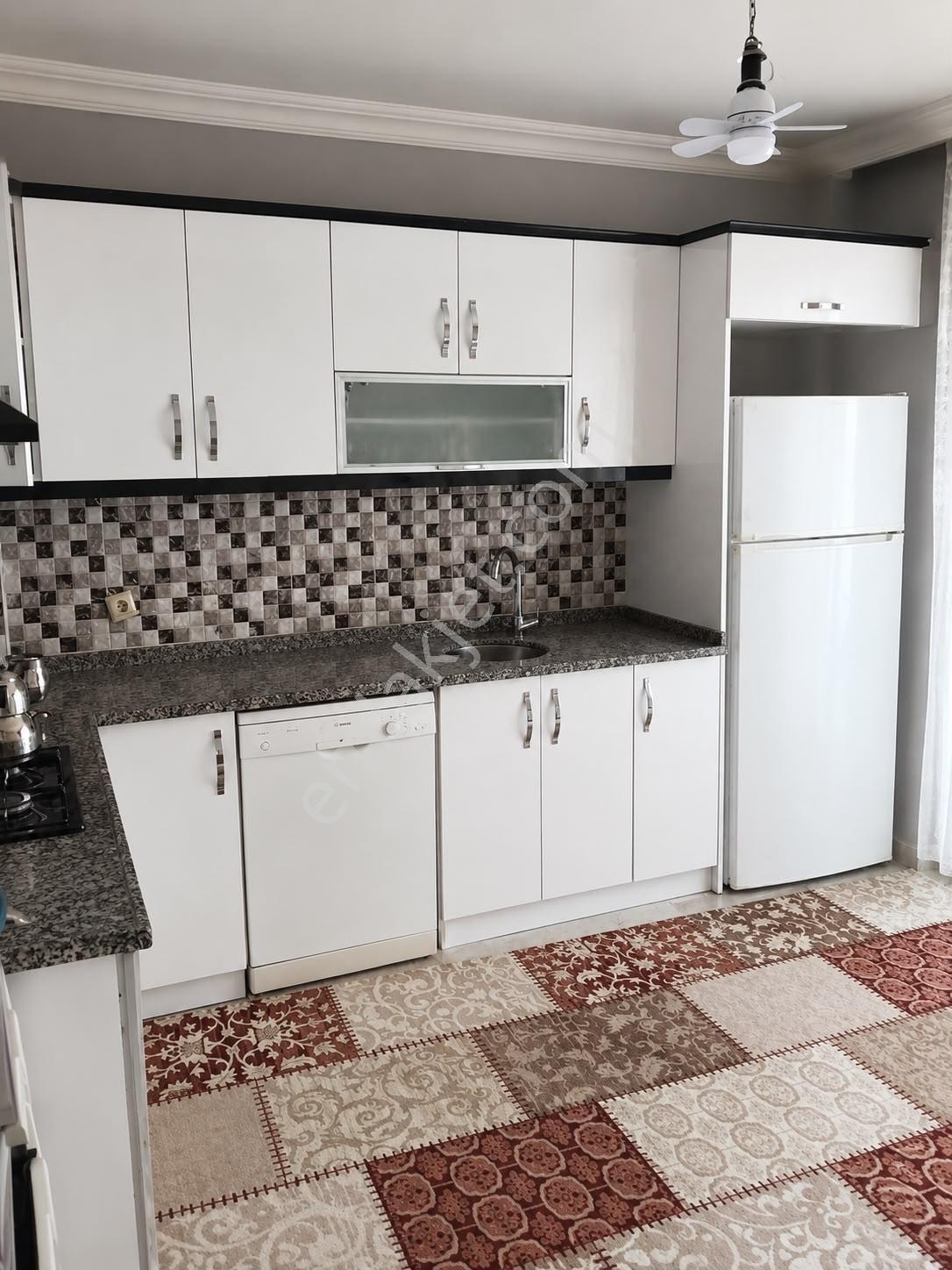 Remaxhür Esra Zurnacıdan Ferizli Merkez Satılık 2+1 Fırsat Daire - Görsel 2