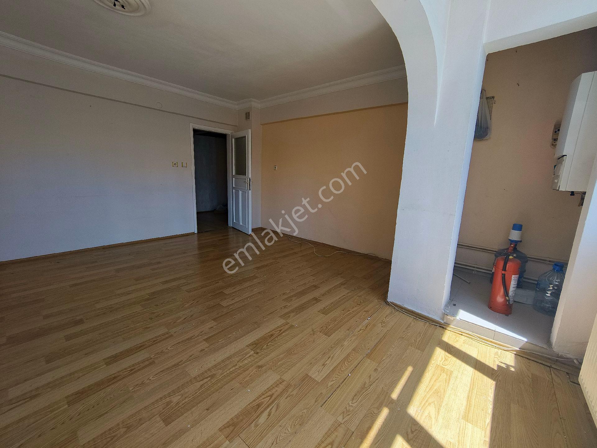 Güneyden Metroya 10 Dakika Yürüme 2+1.90m2 Ara Kat Daire - Görsel 12
