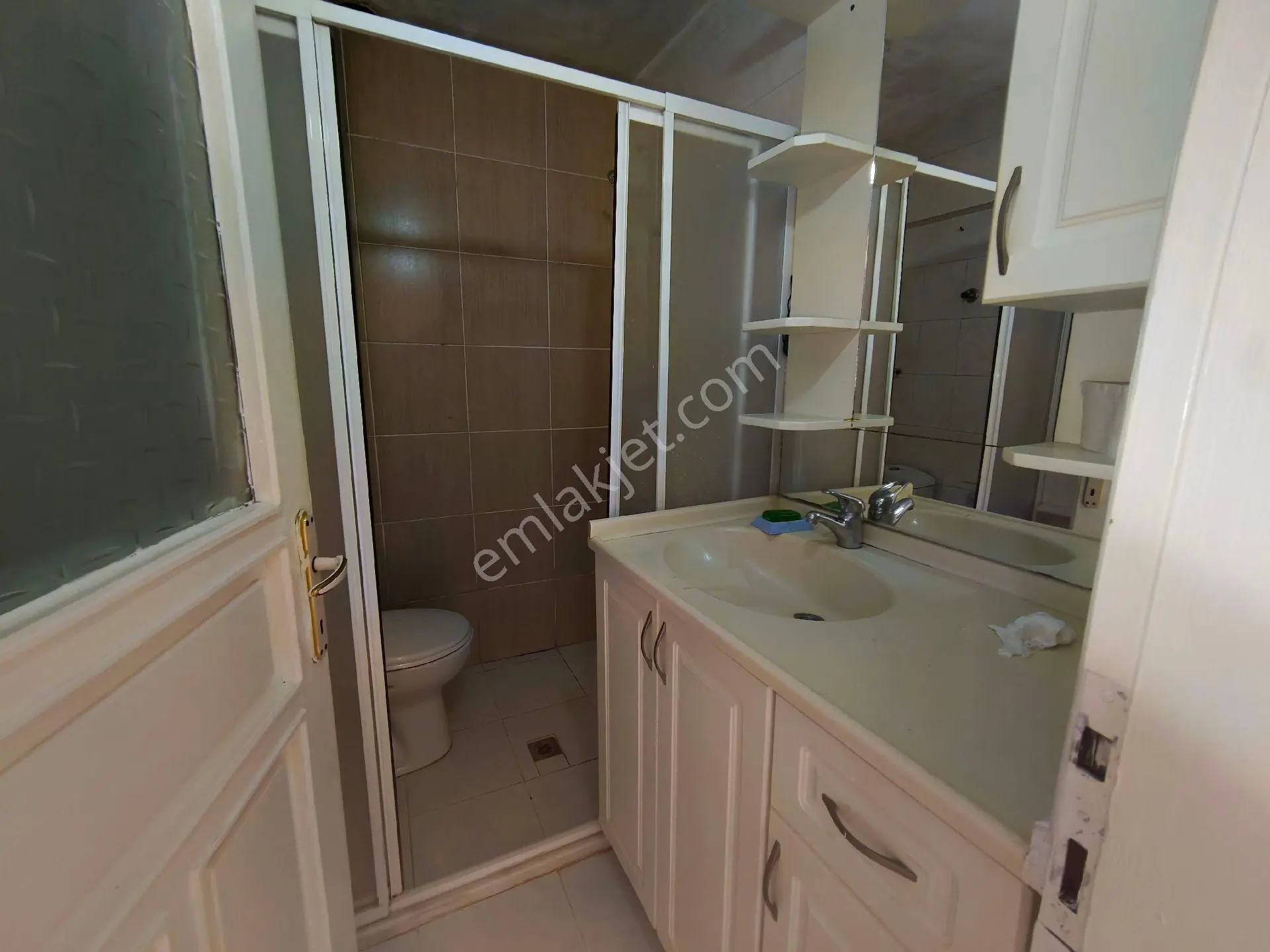 Güneyden Metroya 10 Dakika Yürüme 2+1.90m2 Ara Kat Daire - Görsel 3
