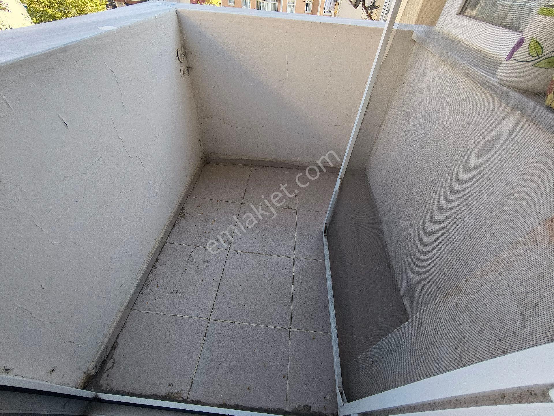 Güneyden Metroya 10 Dakika Yürüme 2+1.90m2 Ara Kat Daire - Görsel 22