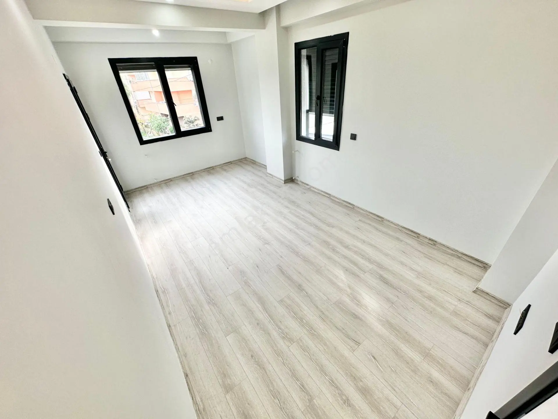 ꧁ay Emlaktan꧂akçay - Güre Arasında Denize Yakın Kazdağı Manzaralı Geniş Teraslı Satılık 2+1 Daire - Görsel 6