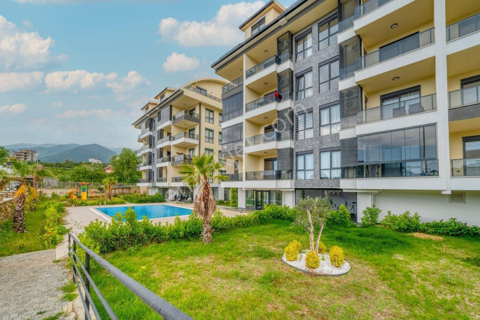 Alanya Obada Doğayla İç İçe Sıfır Binada Lüks Satılık 1+1 Daire