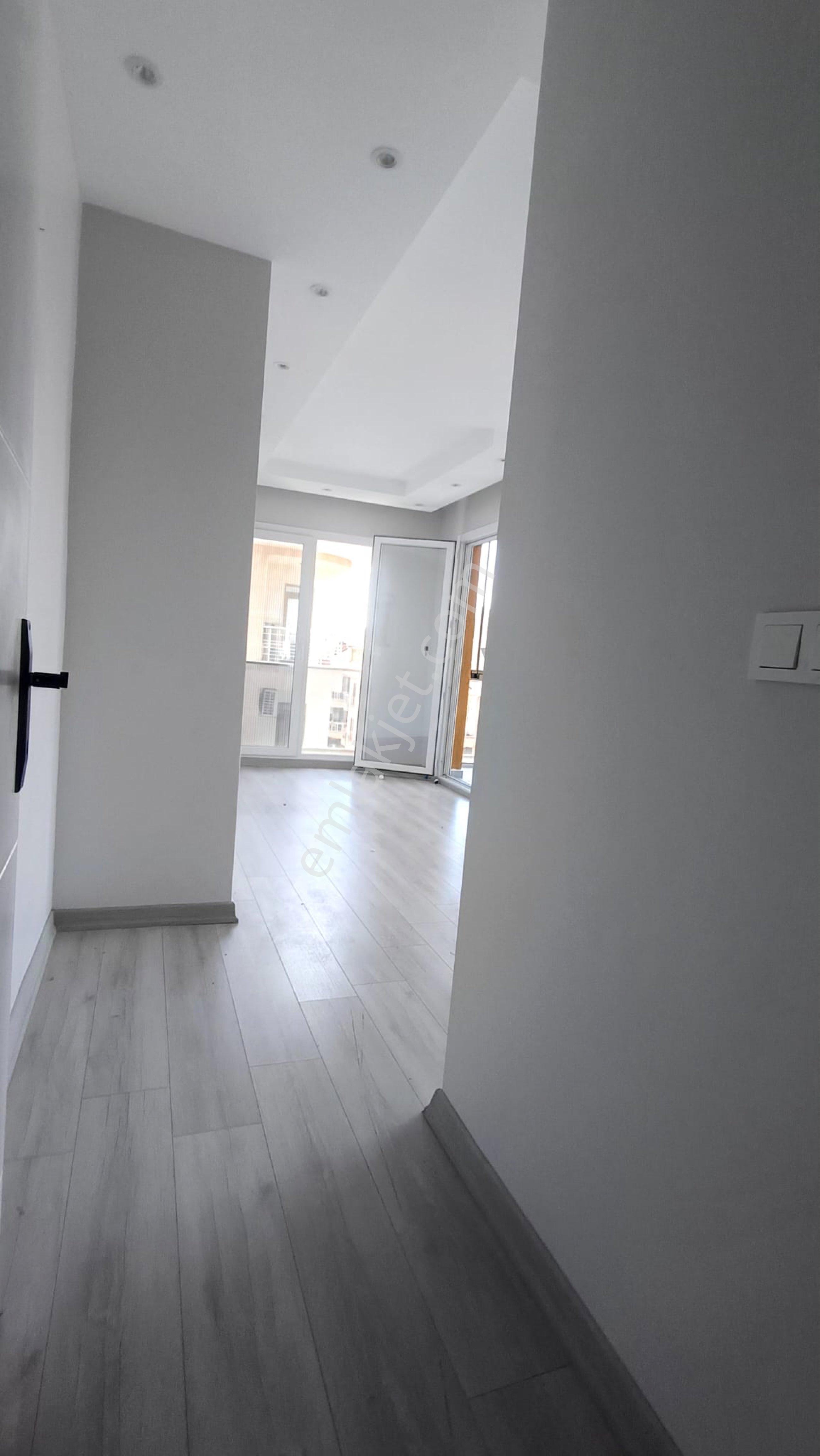 Cihangir'de 3+1 Yeni Bina 120m2 Asansörlü Otoparklı Kiralık - Görsel 15