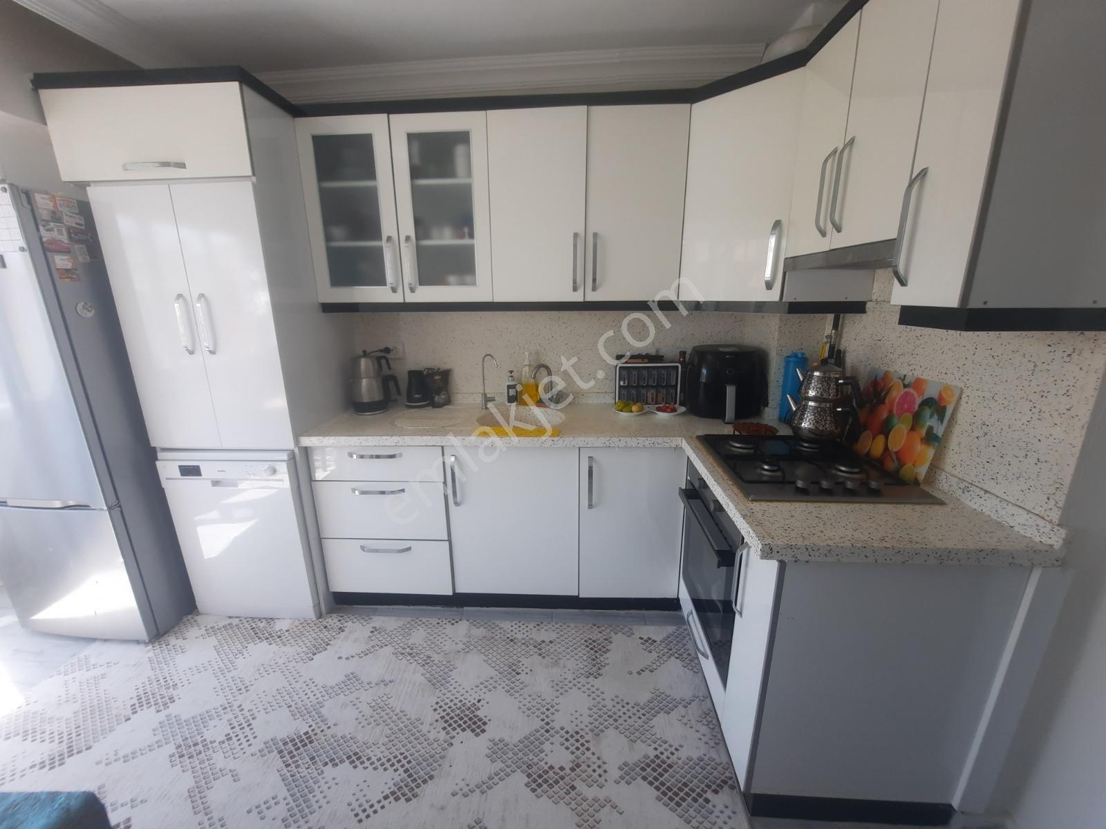 Çankaya Caddesi 3+1 Doğalgazlı-masrafsız Kusursuz- Ara Kat