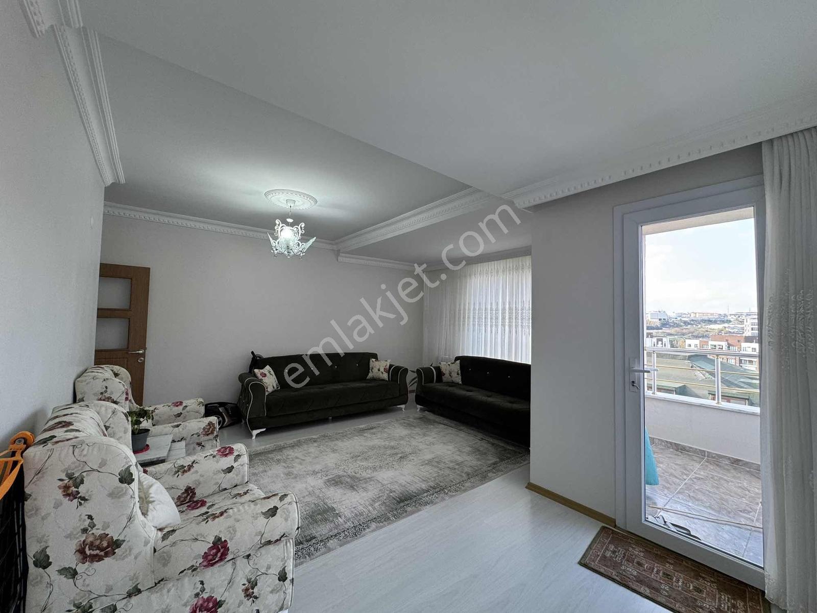 Remax'ten Beylikdüzü Kavaklı Mh Vira Kavşağı Yanı 4+2 Dublex - Görsel 3