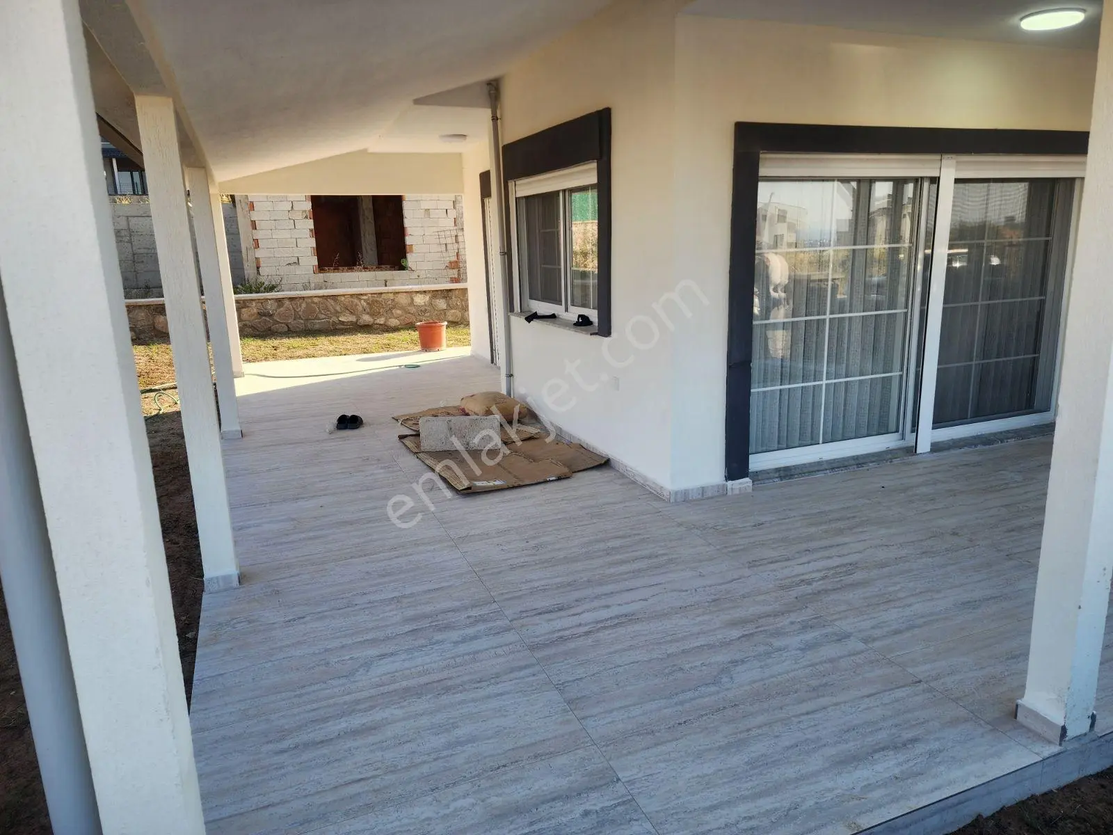 Mordoğan Emlaktan Kamukentte Bahçeli Eşyalı 0 Kiralık Yazlık - Görsel 3