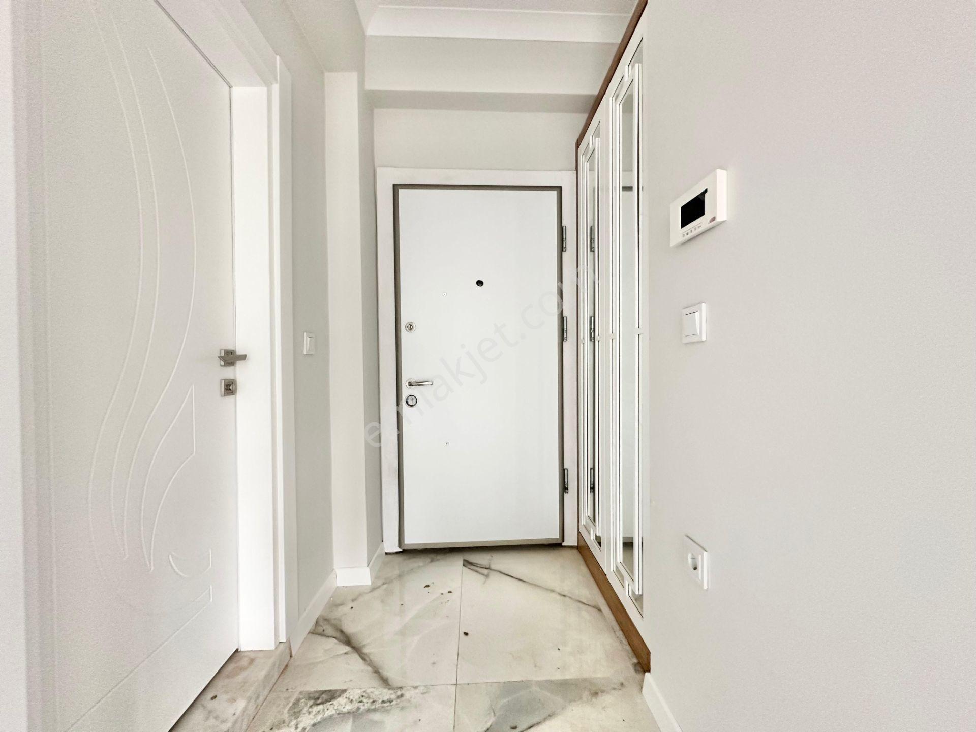 ꧁ay Emlaktan꧂küçükkuyu Mıhlı'da Lüks Butik Sitede Denize 300 M Bahçe Kullanımlı Satılık 2+1 Daire - Görsel 23