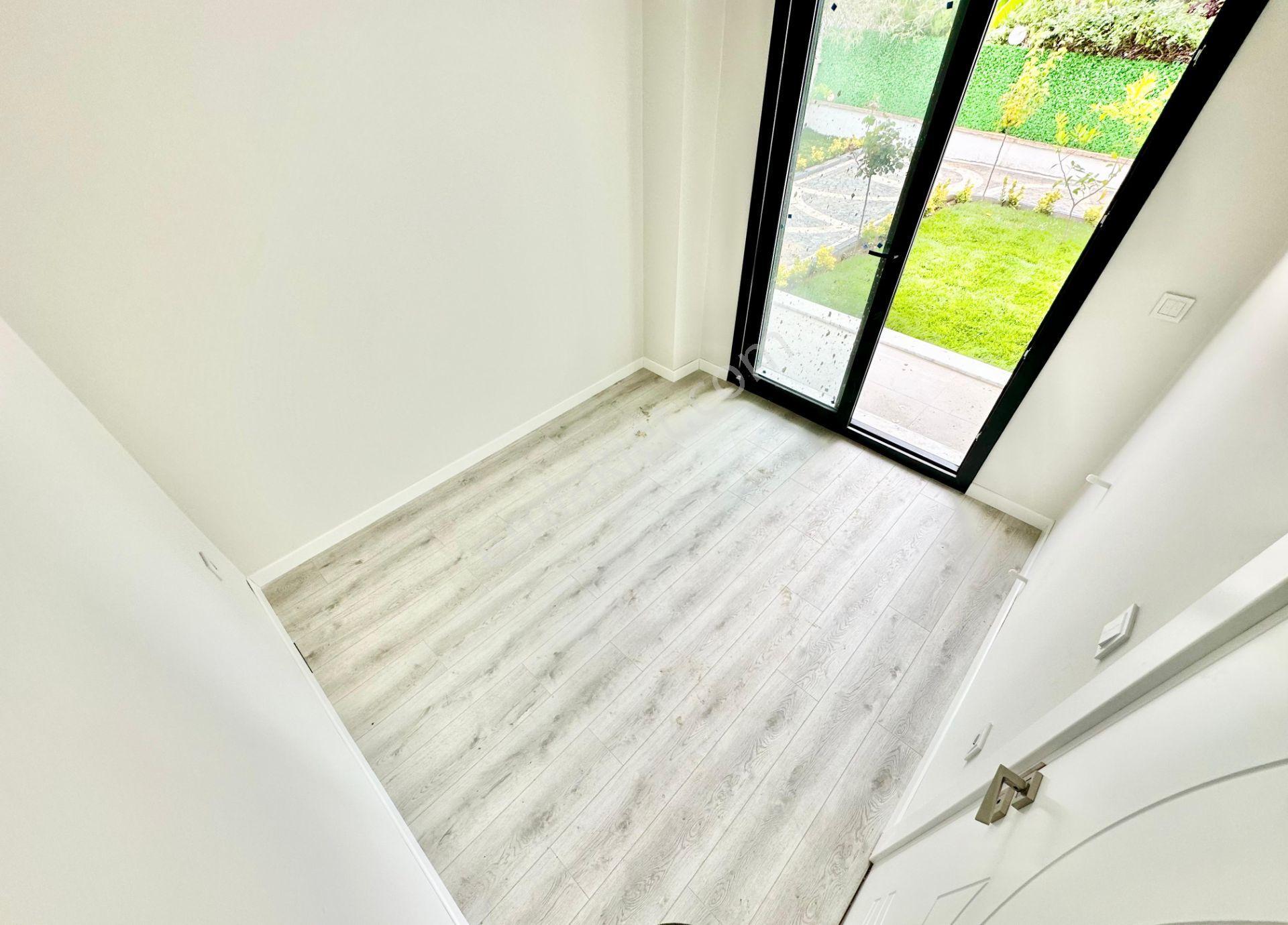 ꧁ay Emlaktan꧂küçükkuyu Mıhlı'da Lüks Butik Sitede Denize 300 M Bahçe Kullanımlı Satılık 2+1 Daire - Görsel 22