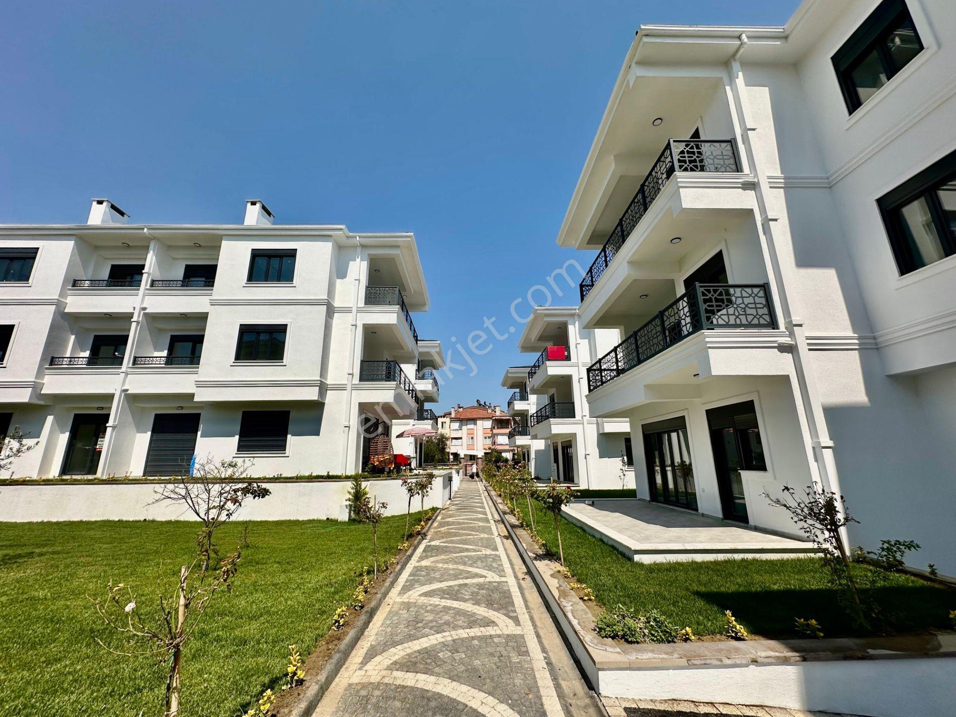 ꧁akçay Ay Emlaktan꧂küçükkuyu'da Lüks Sitede Denize 250 Mt Bahçe Kullanımlı Satılık 2+1 Daire - Görsel 35