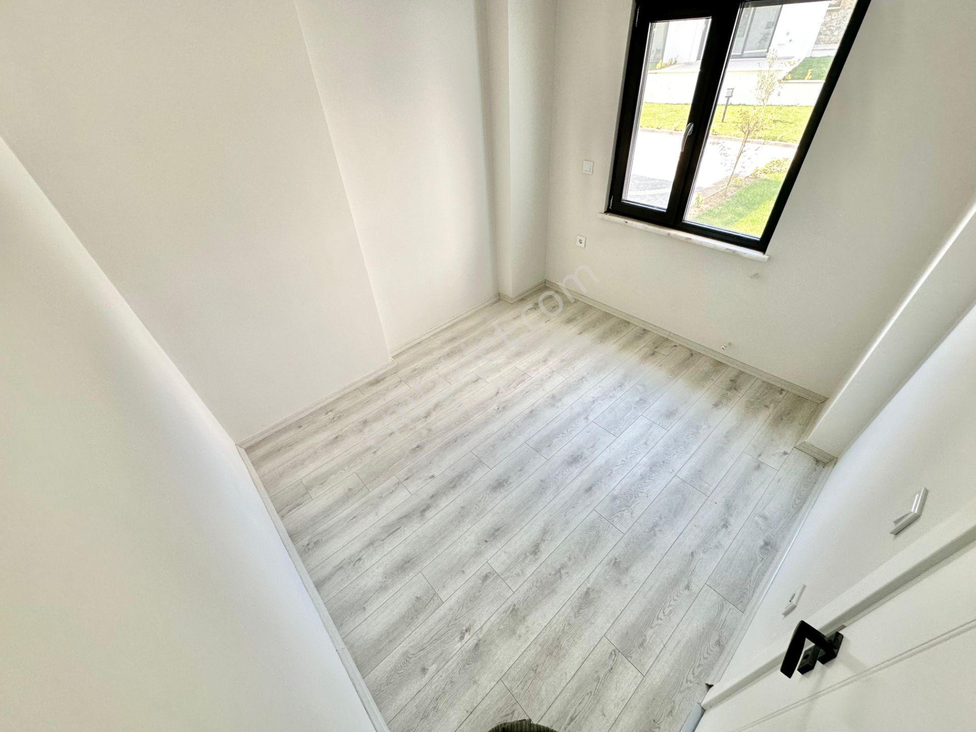 ꧁akçay Ay Emlaktan꧂küçükkuyu'da Lüks Sitede Denize 250 Mt Bahçe Kullanımlı Satılık 2+1 Daire - Görsel 29