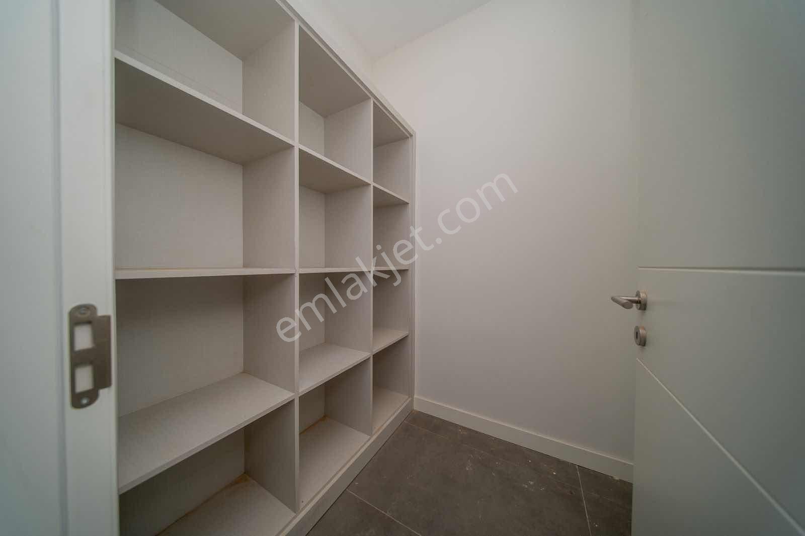 Ermenekte Site İçerisinde Lüks Ve Modern 5+1 Kiralık Villa - Görsel 34