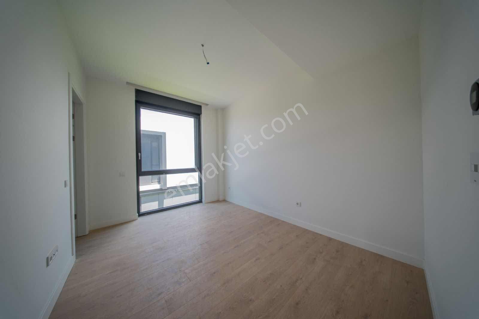 Ermenekte Site İçerisinde Lüks Ve Modern 5+1 Kiralık Villa - Görsel 2