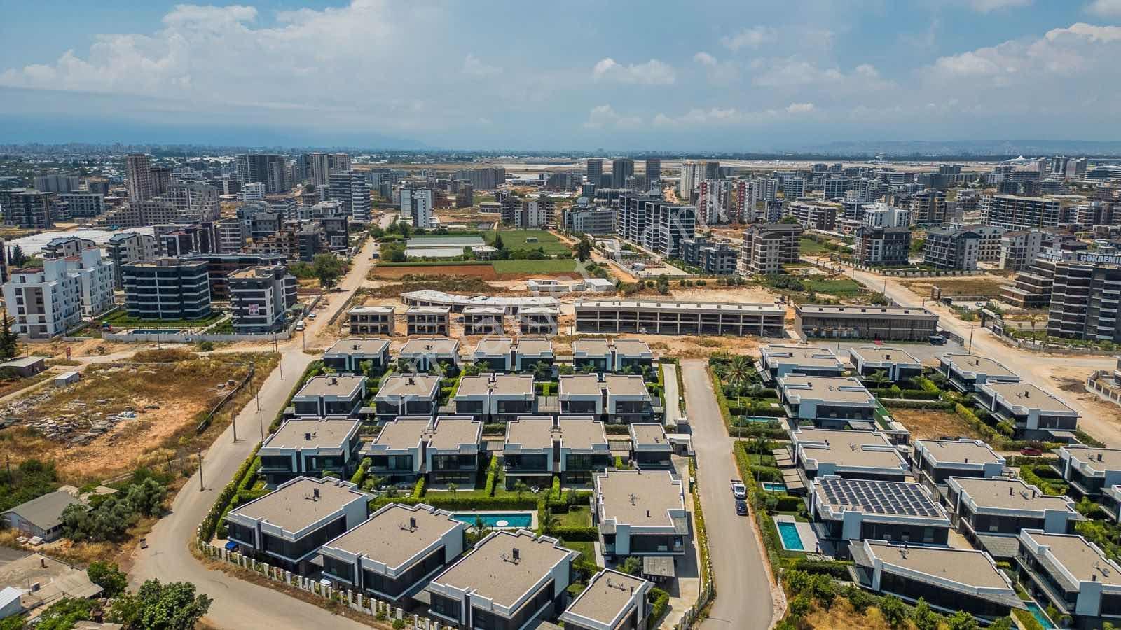 Ermenekte Site İçerisinde Lüks Ve Modern 5+1 Kiralık Villa - Görsel 11