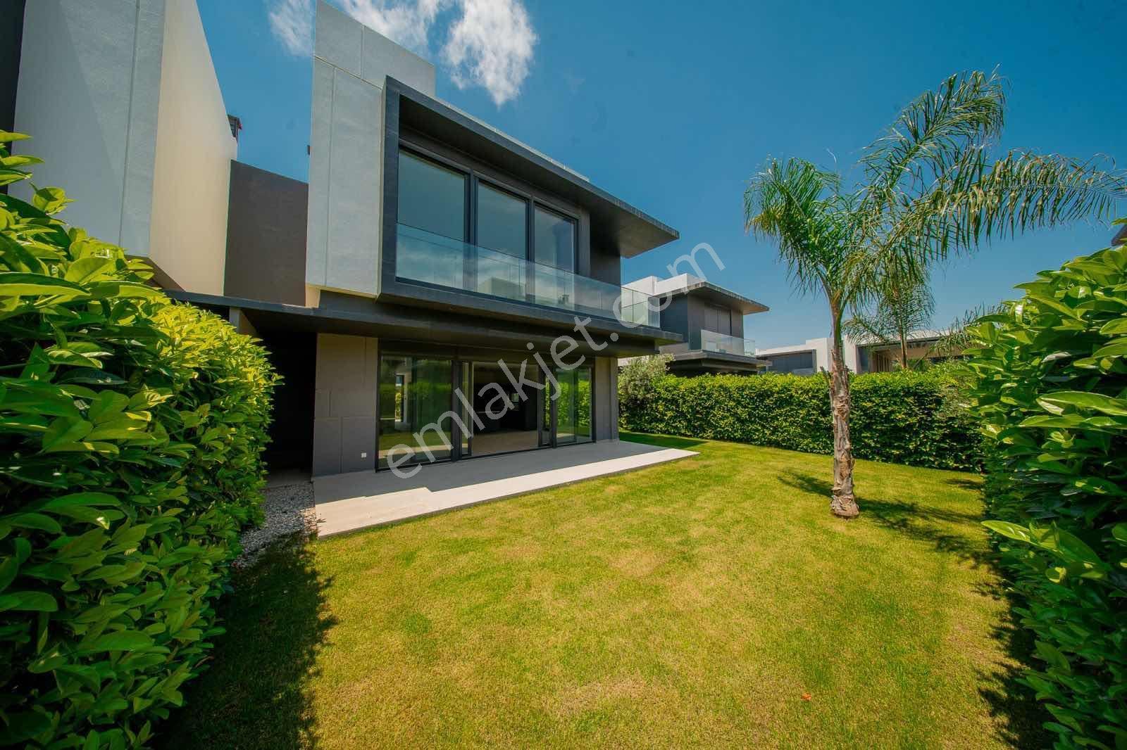 Ermenekte Site İçerisinde Lüks Ve Modern 5+1 Kiralık Villa - Görsel 16