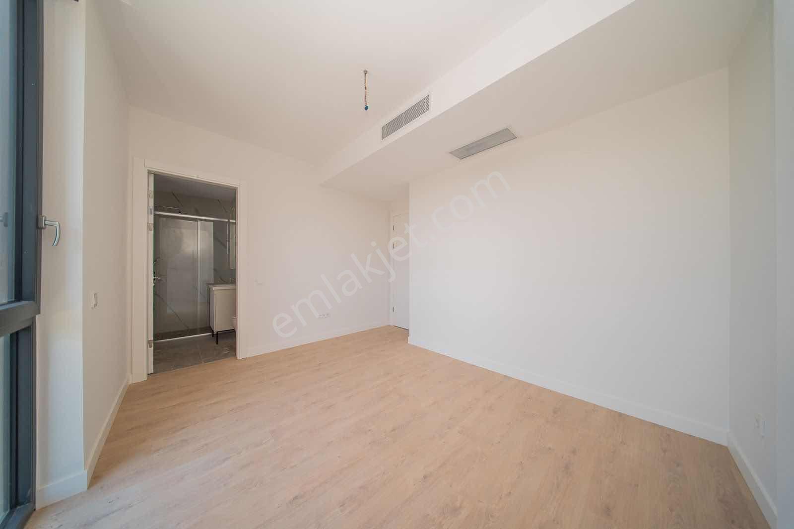 Ermenekte Site İçerisinde Lüks Ve Modern 5+1 Kiralık Villa - Görsel 11