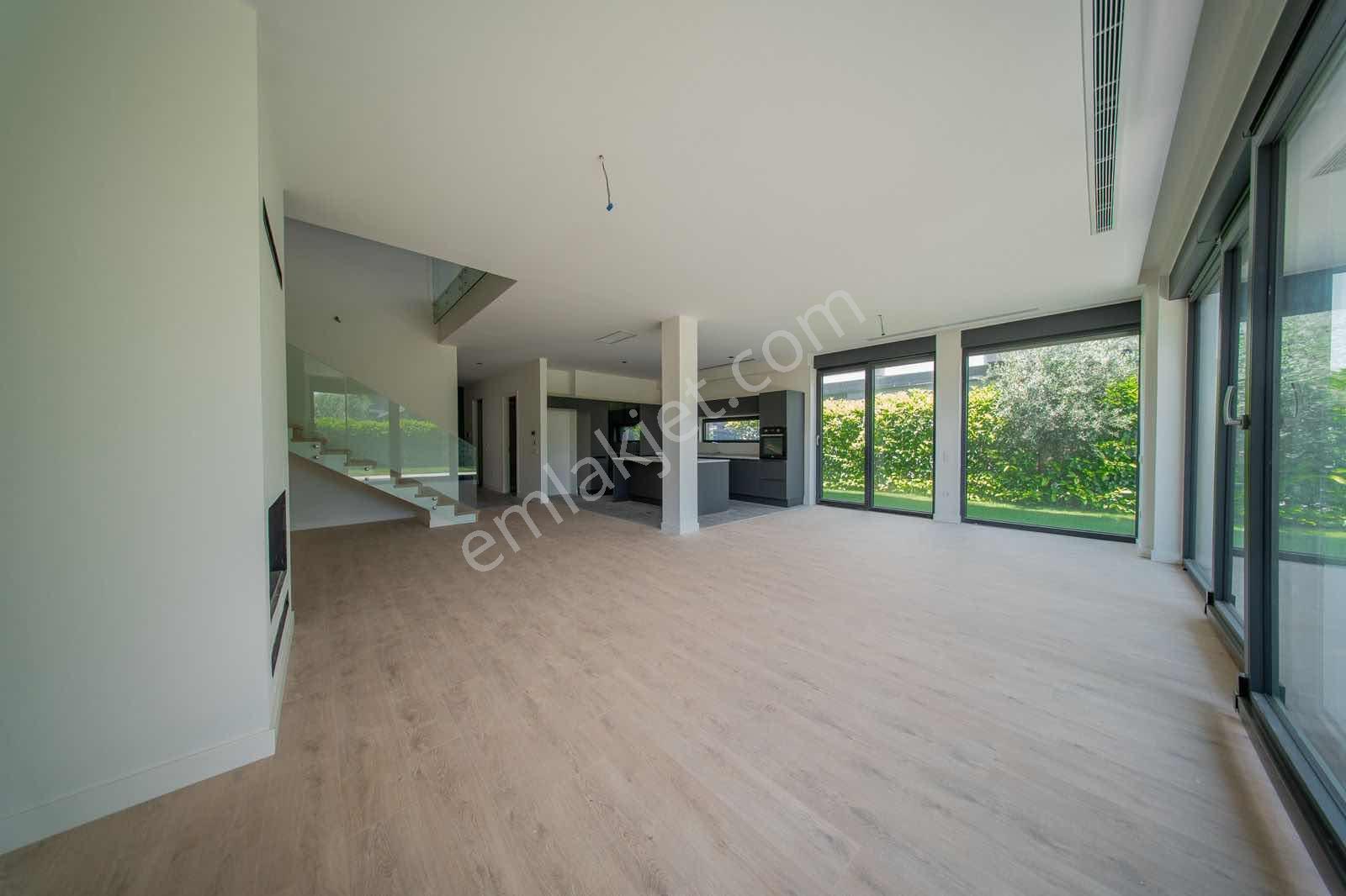 Ermenekte Site İçerisinde Lüks Ve Modern 5+1 Kiralık Villa - Görsel 3